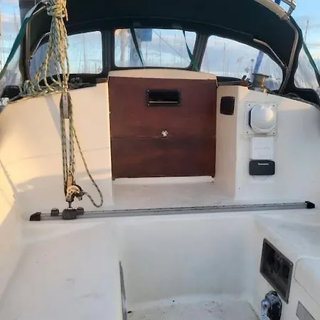 Bateau Jeanneau Fantasia 8m A Louer