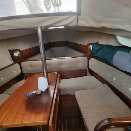 Bateau Jeanneau Fantasia 8m A Louer 보트호텔