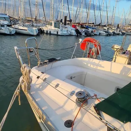 Bateau Jeanneau Fantasia 8m à Louer * La Rochelle (Charente-Maritime)