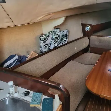 Bateau Jeanneau Fantasia 8m A Louer 보트호텔