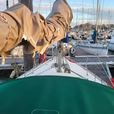 보트호텔 Bateau Jeanneau Fantasia 8m A Louer